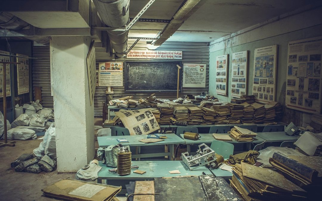 Evakuasi Ular di Sekolah